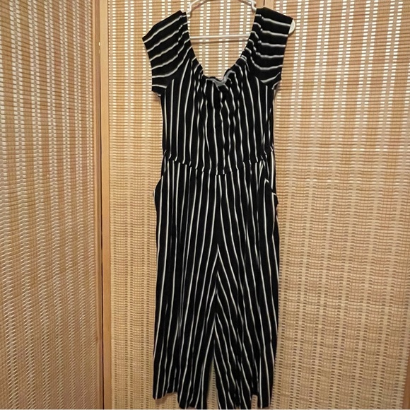 Torrid Jumpsuit Plus 1 Black Stripe Super Soft Stretch Culotte Off Shoulder Wide - Picture 1 of 11